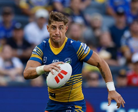 Zac Lomax in action for the Eels.