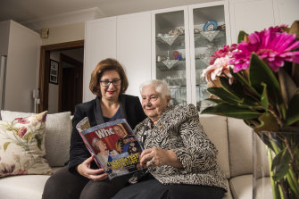 Zaharoula «Julie» Zervas, 84 ans, prévoit d'assister aux funérailles du prince Philip avec sa fille Matina.