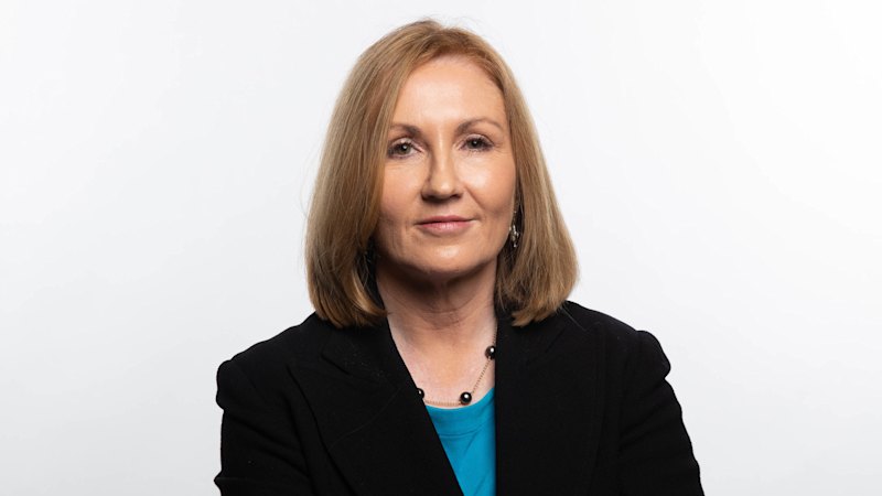 Gold Walkley winner resigns in board feud