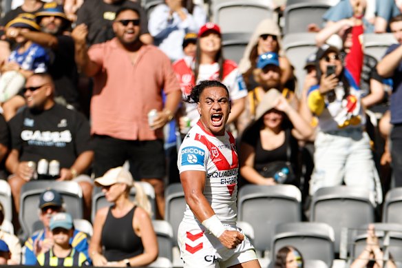 Christian Tuipulotu scores against the Eels.