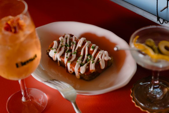 Crispy potatoes, spicy bravas sauce and aioli.