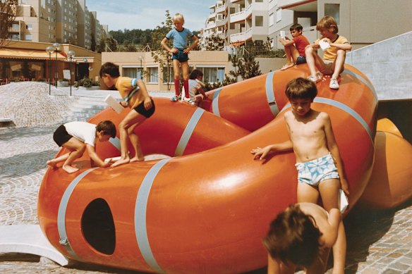 Yvan Pestalozzi, Lozziwurm Playground, 1972 (original design). Adliswil, Switzerland, 1975.