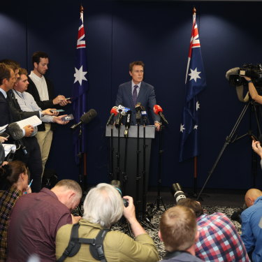 Le procureur général Christian Porter lors d'une conférence de presse le 3 mars où il a nié avec véhémence les allégations portées contre lui.