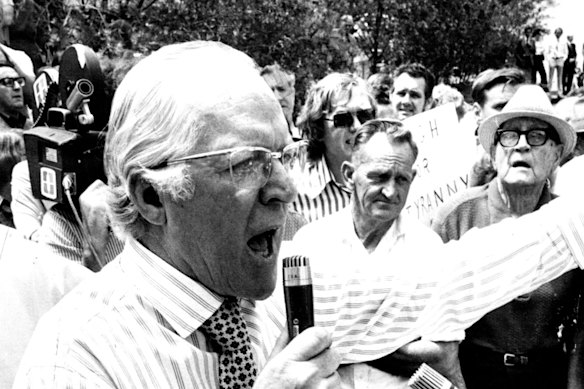 Labor senator Jim McClelland addresses a rally in October 1975.
