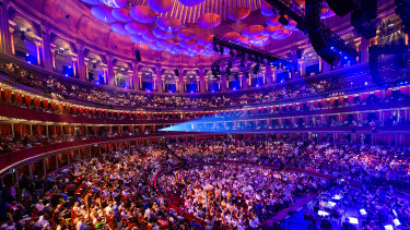 Un Royal Albert Hall bondé dans le centre de Londres en juillet.