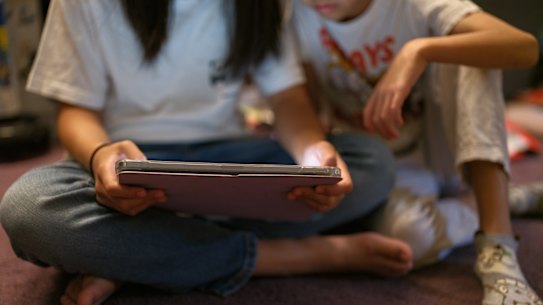 Australia has become the world’s first country to enact a ban on social media for under-16s. 