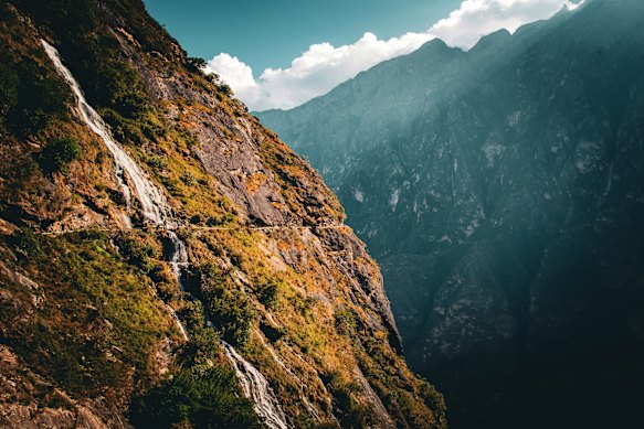 Tiger Leaping Gorge, one of the world’s deepest and most spectacular river canyons.