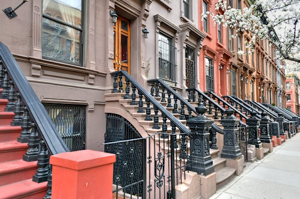 Remnents of an affluent past … handsome brownstones.