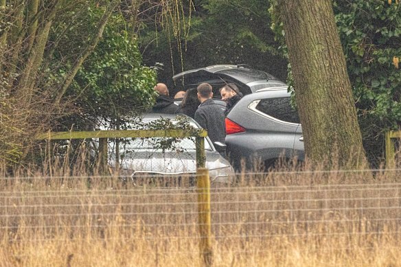 Police arrived at Wood Farm in unmarked cars, in a major escalation in their investigation into Andrew Mountbatten-Windsor&rsquo;s ties to Jeffrey Epstein.