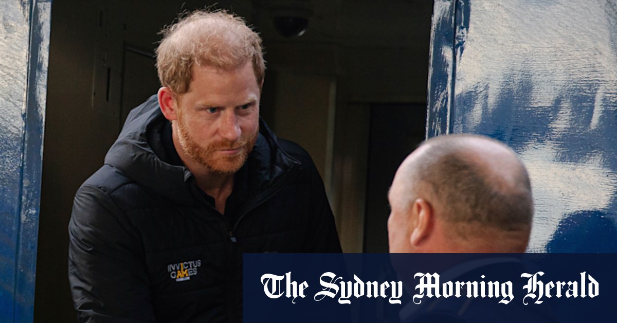 Prince Harry makes surprise visit to Ukraine