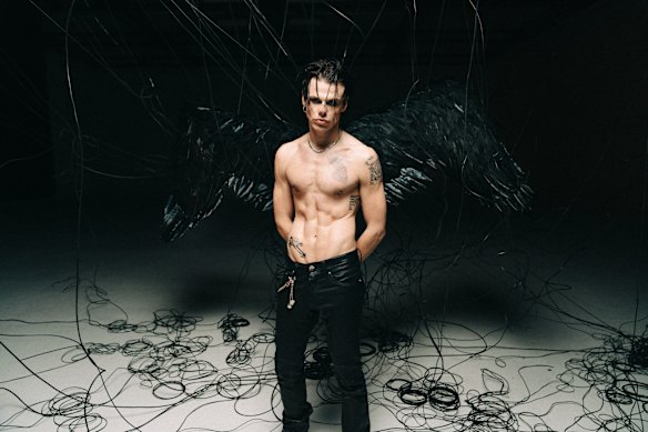 Yungblud doesn’t stop working from the moment he steps on stage. 