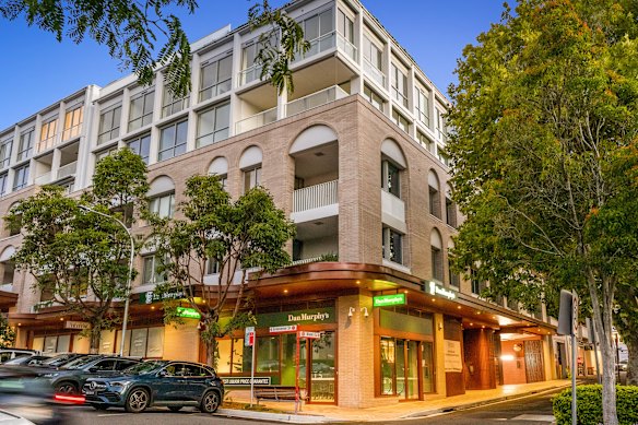 A newly constructed Dan Murphy’s in one of Sydney’s tightly held Neutral Bay has hit the market.