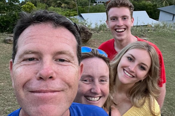  Lilie James with father Jamie, mum Peta and brother Max.