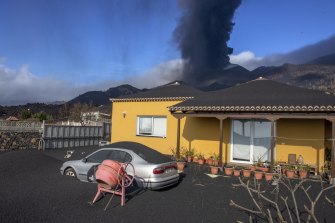 Vulcanologists' warnings gave authorities in the Canary Islands time to evacuate residents hours before the volcano erupted. 