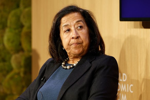 Lubna Olayan has successfully navigated the obstacles for women in the Saudi business world. “You negotiate, you deal, you do this, you take and give,” she says.