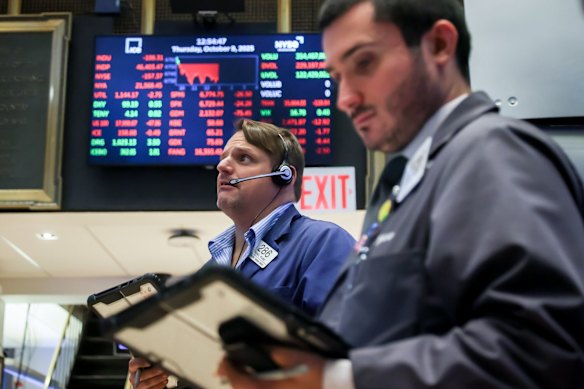 Oil companies boosted Wall Street on Thursday. 