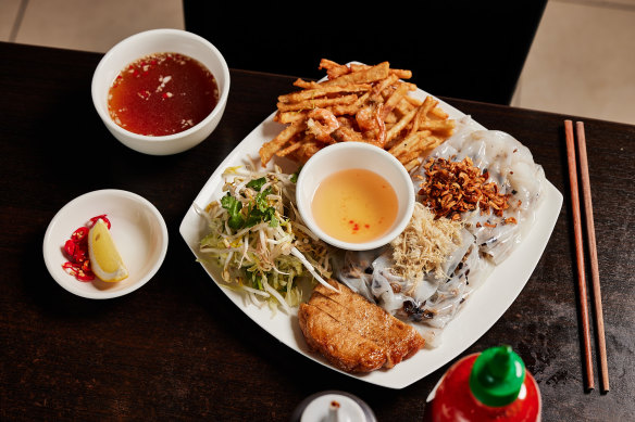 Vietnamese breakfast at Xuan Banh Cuon.