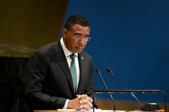 ジャマイカのアンドリュー・ホルネス首相は、ハリケーン・メリッサの接近に伴い状況が悪化していると住民に警告した。