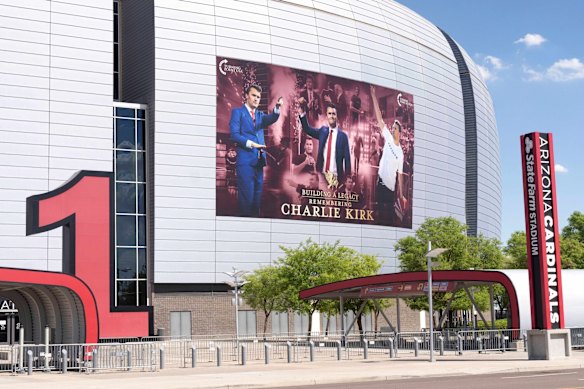 Charlie Kirk’s memorial will be held at State Farm Stadium in Phoenix, with a capacity of more than 70,000. Donald Trump will attend.