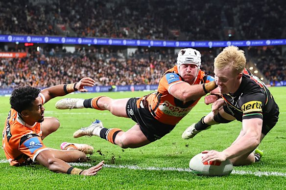 Tom Jenkins has a nose for the tryline.