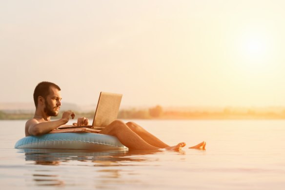 Thinking too much about work while you’re on holiday? You’re not alone.