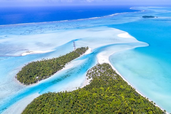 Island hop on a lagoon cruise at Aitutaki.