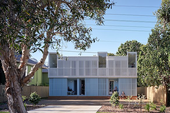 Blok Three Sisters by Blok Modular and Vokes and Peters has been named the Australian House of the Year in the 2025 Houses Awards.