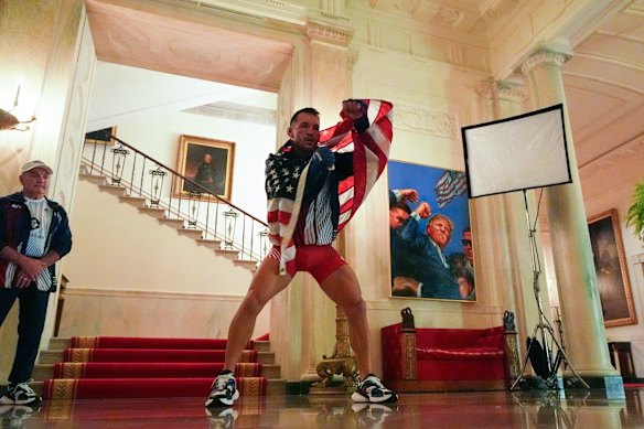 Michael Chandler warms up inside the White House Grand Foyer before his lightweight bout against Mauricio Ruffy.
