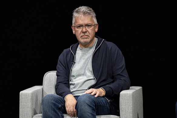 If Apple does strike an agreement, the influence of John Giannandrea, who joined Apple from Google in 2018 and is a proponent of in-house large language model development, would continue to shrink.