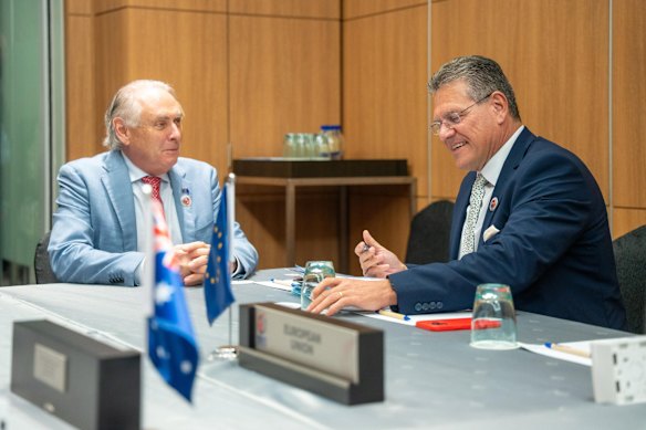 Trade Minister Don Farrell (left) with EU Trade Commissioner Maros Sefcovic at a previous meeting.