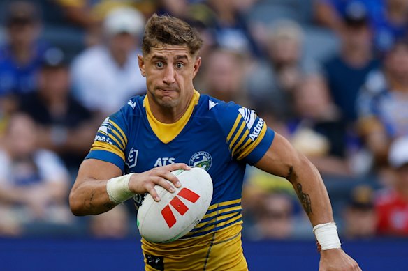 Zac Lomax in action for the Eels.