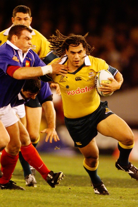George Smith in action against France in Melbourne in 2002.