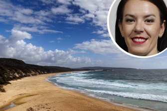 Bournda Beach vendredi où le pied décomposé de Melissa Caddick, en médaillon, a été retrouvé dimanche dernier.