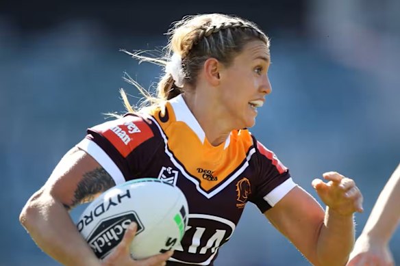 Julia Robinson in action for the Broncos.