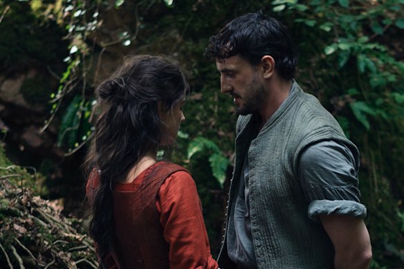 Jessie Buckley and Paul Mescal in Hamnet.