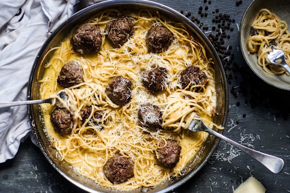 Cacio e pepe meets spaghetti and meatballs.