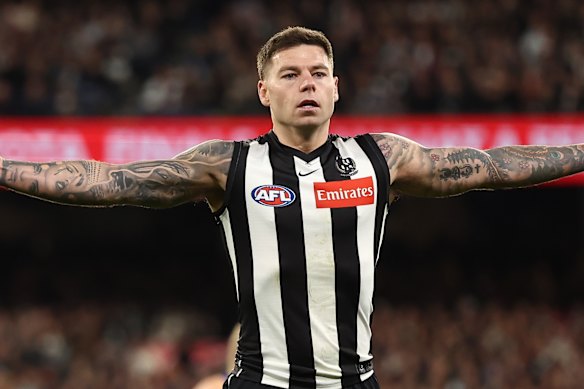 Jamie Elliott threatened to turn the tide.