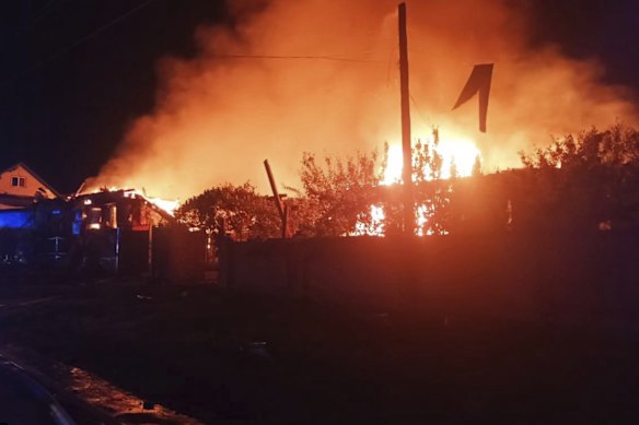 Enronencing de drones rusos para causar a Kumyluky, en el área de Ucrania Cheralian, en junio.
