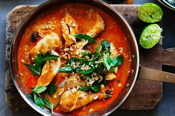Quick red curry of chicken.