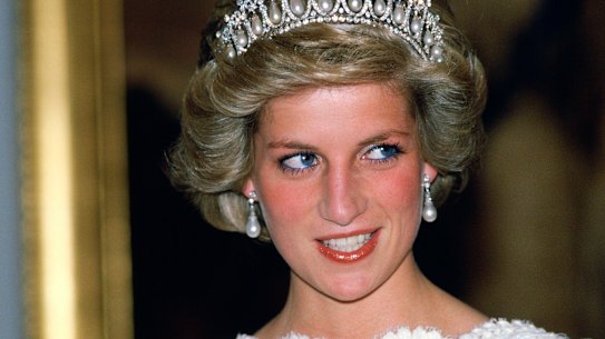 Diana, Princess of Wales, wearing the Lover’s Knot Tiara on a 1985 visit to Washington.