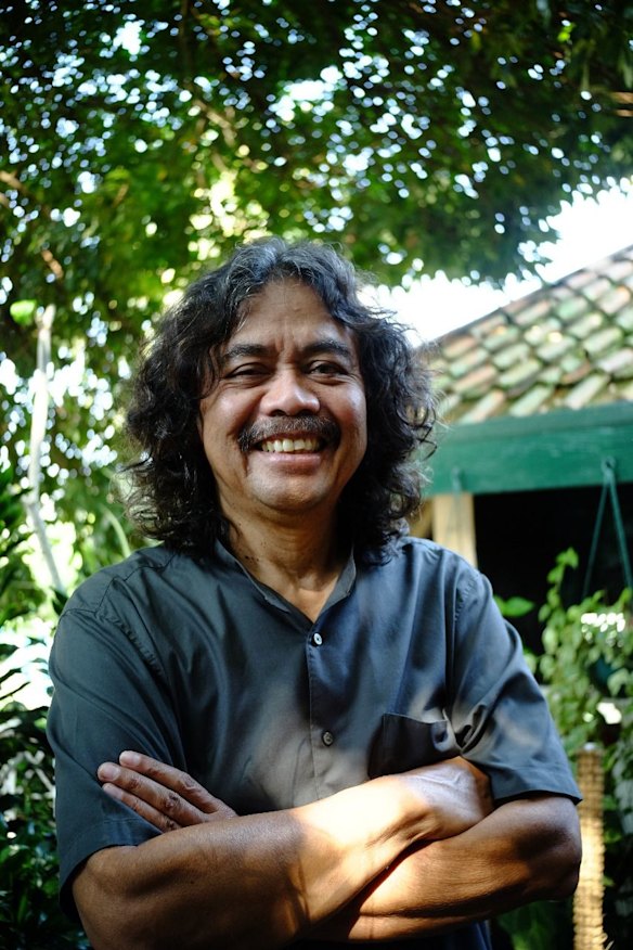 Tisna Sanjaya was one of the first Indonesian artists to join the rosters of galleries across Australia.