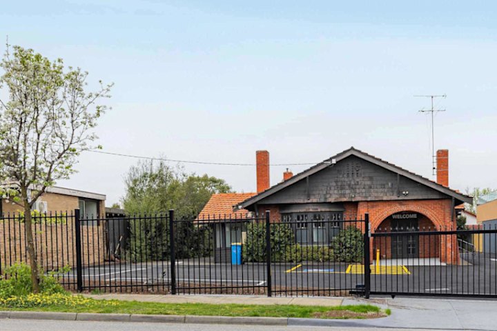900 Toorak Road, Camberwell.