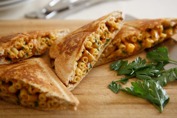 Mac and cheese jaffle.