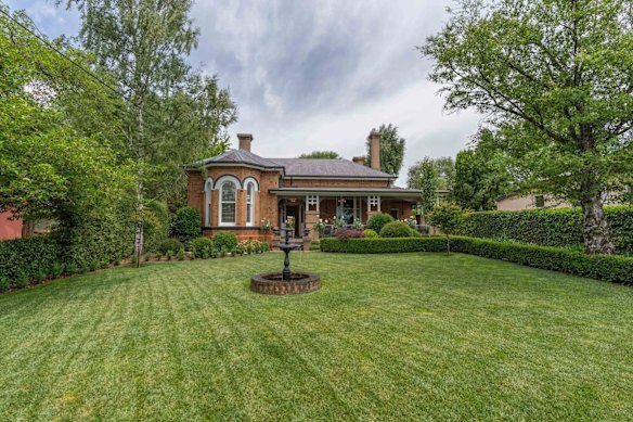 A grand Victorian home in the heart of Orange’s CBD.