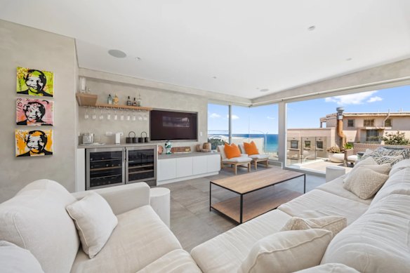 Jason Rubenstein, the managing director of eco-friendly packaging company EezyPak, and his sister Sarah have listed their Bondi Beach home with a price guide of $21 million-plus. 