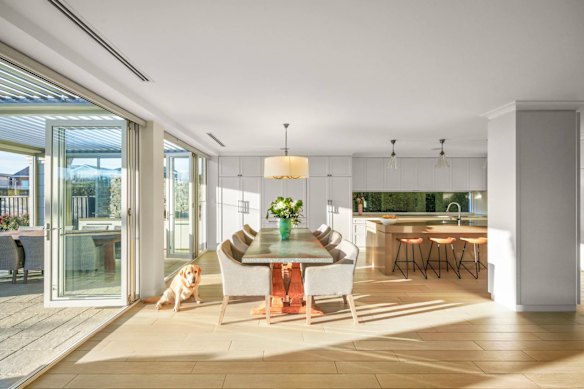 Corporate lawyer Siobhan Kennelly and her husband Jamie Tomlinson have sold their Dover Heights home for about $18 million.