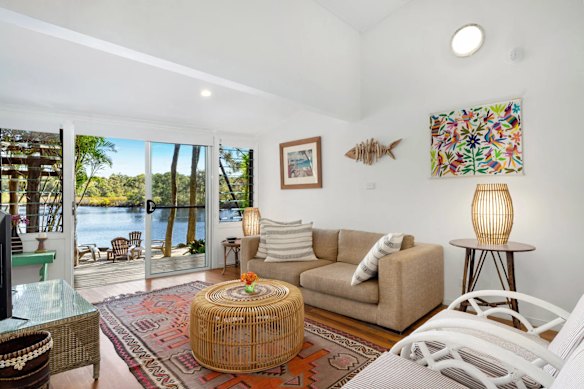 The Block judge Darren Palmer and his husband Olivier Duvillard have bought a $4.2 million cottage in Belongil Creek in Byron Bay.