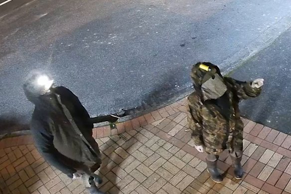 New Zealand fugitive Tom Phillips and one of his children were spotted on CCTV in an earlier suspected burglary late last month.