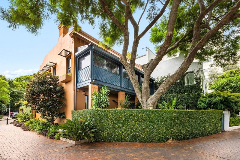 The Potts Point terrace on Embarkation Park sold for $12.5 million just days before Christmas.