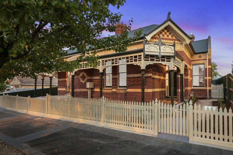 Family homes in Bendigo are for sale at lower prices than in Melbourne.